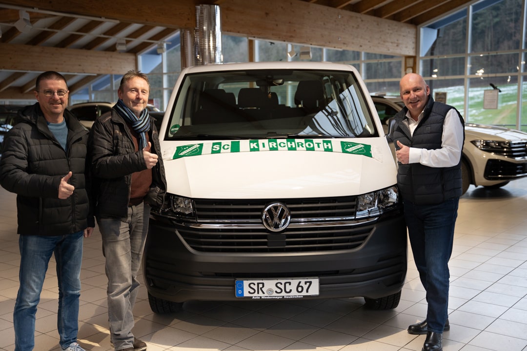Neuer Vereinsbus für den SC Kirchroth Neuer Vereinsbus für den SC Kirchroth